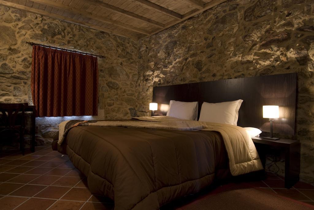 Casa Entre-Palheiros E Casa Do Canastro Montalegre Chambre photo